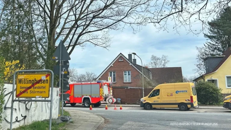 Bagger beschädigt Gasleitung in Glinde