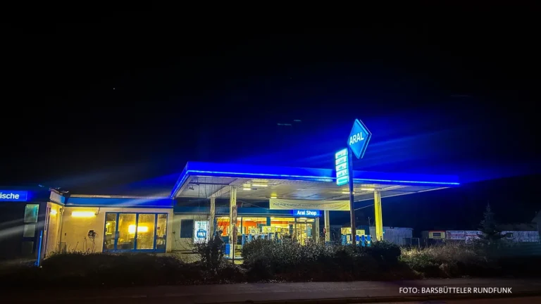 Jugendlicher überfällt Tankstelle in Barsbüttel