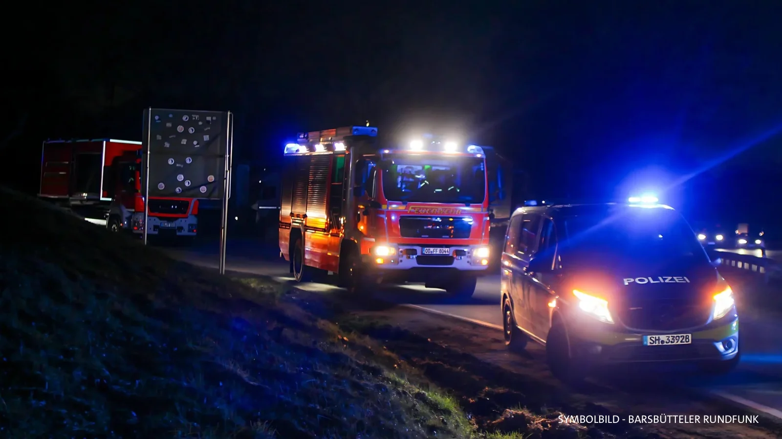 Mercedes brennt auf A24 aus – Feuerwehr Glinde im Einsatz