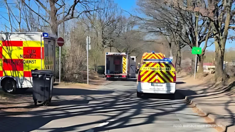 Junge Motorradfahrerin bei Verkehrsunfall verletzt