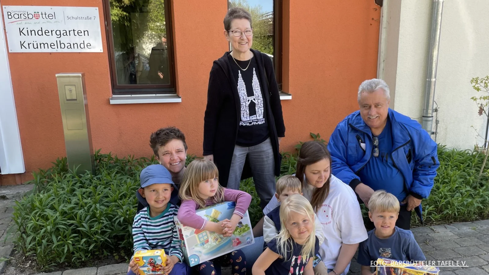 Tafel hilft nach Wasserschaden – neue Spielsachen für die „Krümelbande“ in Stellau