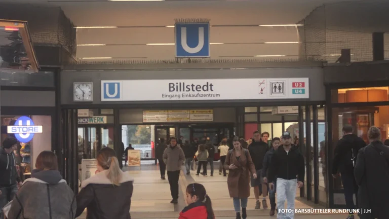 Rassistischer Angriff in Billstedt: Polizei sucht Zeugen nach Attacke in U-Bahn