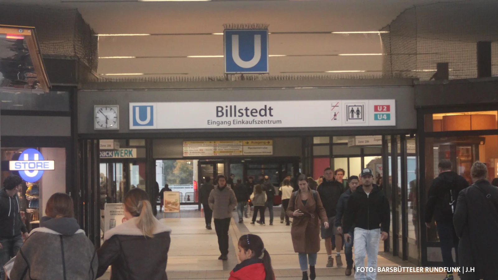 Rassistischer Angriff in Billstedt: Polizei sucht Zeugen nach Attacke in U-Bahn