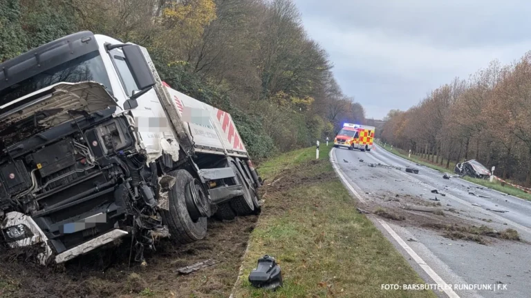 Frontalcrash mit LKW auf Barsbütteler Umgehungsstraße – Autofahrerin schwer verletzt