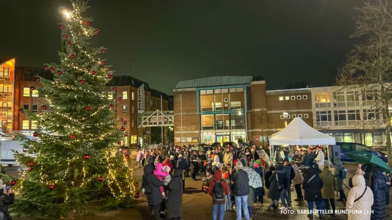 Glinde startet in die Weihnachtssaison – Festlicher Moment am Marktplatz