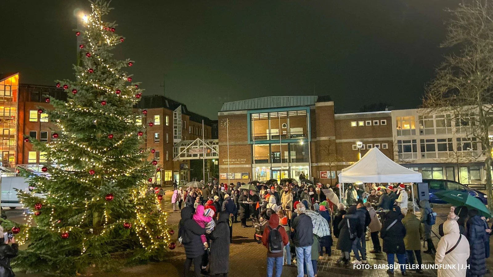 Glinde startet in die Weihnachtssaison – Festlicher Moment am Marktplatz