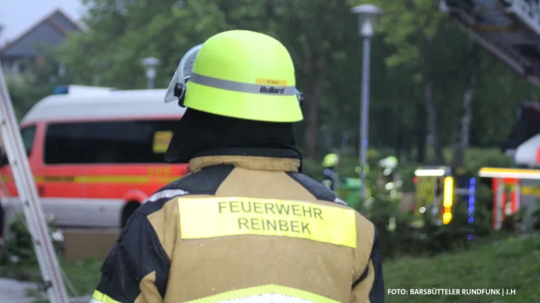 Feuer in Reinbek: Vereiste Hydranten erschweren Löscheinsatz