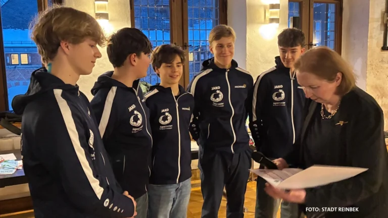Großer Andrang bei Sportlerehrung im&nbsp;Reinbeker Schloss